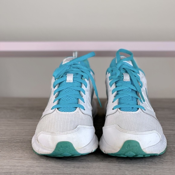 Nike Athletic Shoe Womens Size 9.5 - Picture 2 of 6